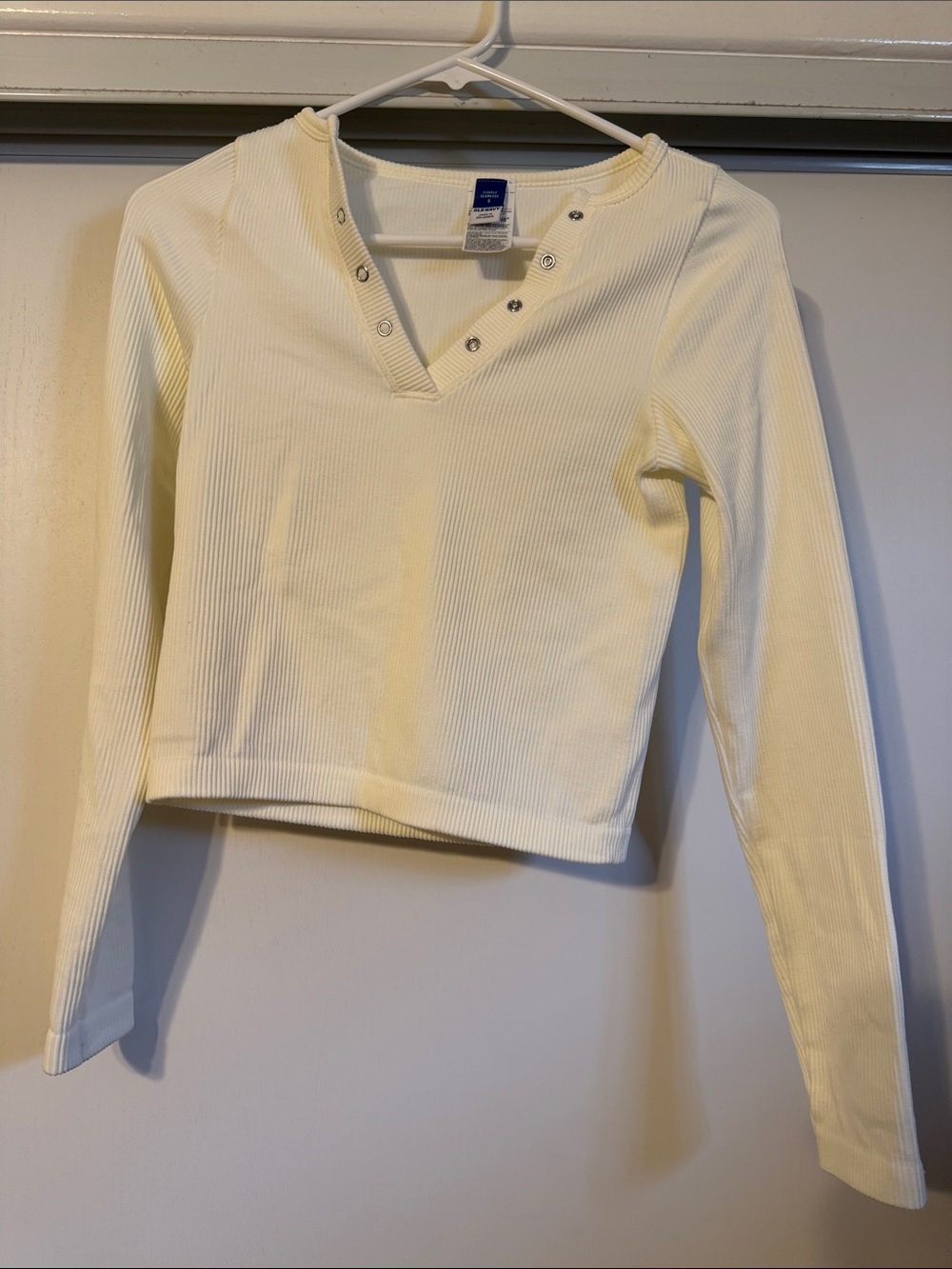 Women's Ribbed V-Neck Top with Grommet Detail - Cream
